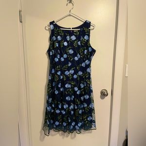 Laura - Semi formal dress - Navy Blue with light blue flower embroidery